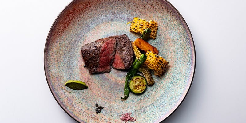 【Xmas2025】A5黒毛和牛やオマール海老、キャビア等豪華食材を堪能！全8品＋乾杯ドリンク付き（窓側確約）