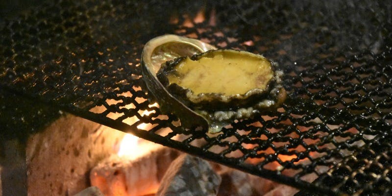 【Premio】A5黒毛和牛やアワビなど豪華食材を炭火で堪能 全15品＋1ドリンク＋特製記念日ケーキ