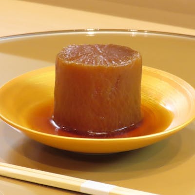 約4日間かけてたっぷりおつゆをふくませた自慢のおでんが魅力