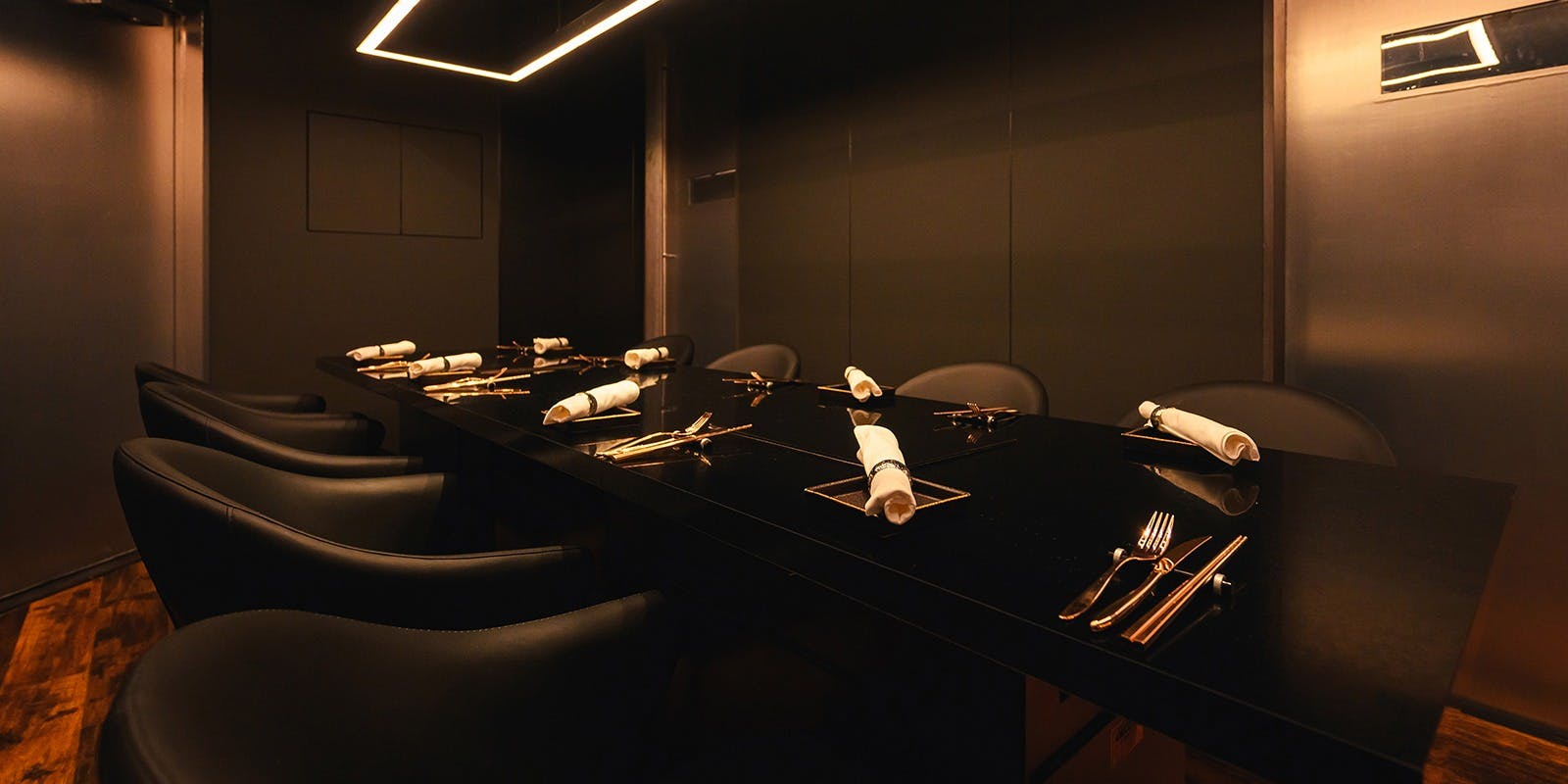 VinIX 全10皿！【焼肉×フレンチ】LATOUR＋乾杯スパークリング付（～3