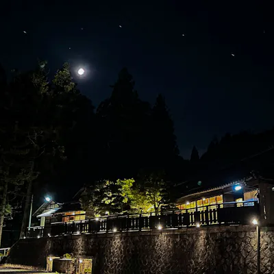 大人の雰囲気が漂う落ち着いた空間