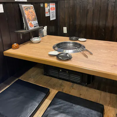 落ち着いた店内