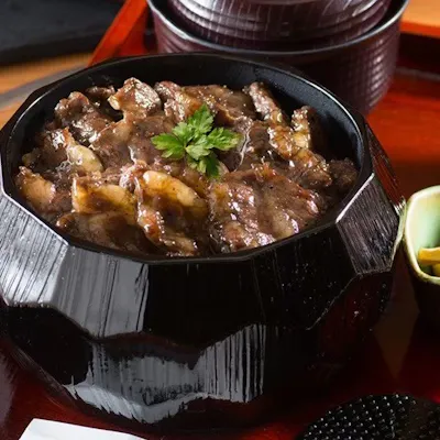 銀座通り店だけの特別ランチ。上質な味わいをお昼から