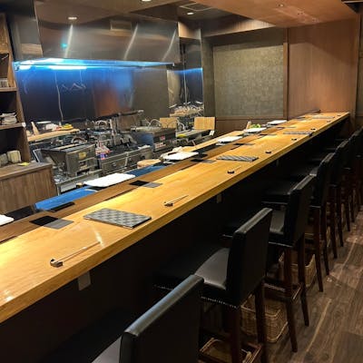 落ち着いた大人の隠れ家空間