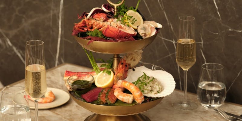 SIGNATURE DINNER｜シーフードタワーなどメルカート自慢の全5品＋スパークリングワイン含む1ドリンク