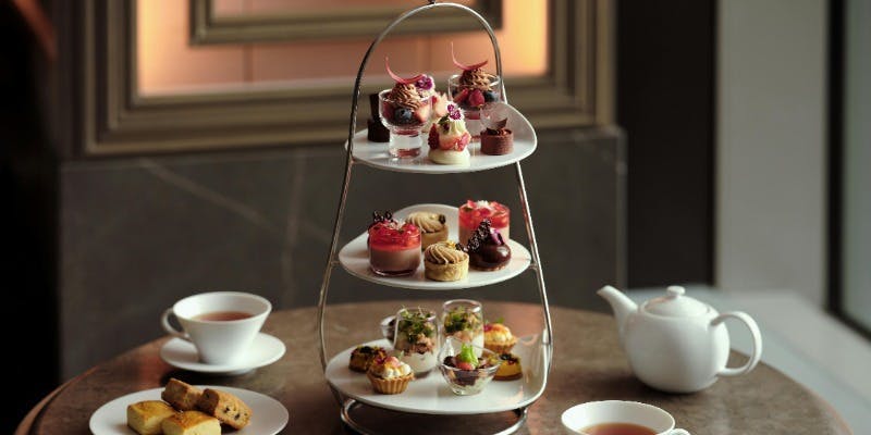 チョコレート＆ストロベリー アフタヌーンティー（12/26～2/14）＋モクテル含むカフェフリー（平日）