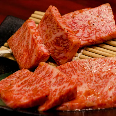 厳選された和牛を使用した焼肉で、上質な味わいを。