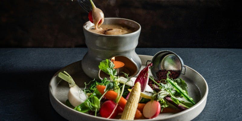 【Course A】牛ホホ肉の赤ワイン煮込みやスティック野菜の藁バーニャフォンデュなど全8品