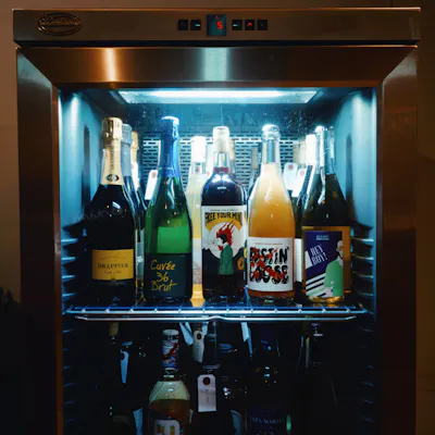 世界のナチュールワインを片手に
