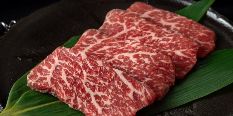 【120分飲み放題付】和牛ハラミ炙りユッケや和牛肉寿司など【HACHI 厳選和牛コース（B）】全13品