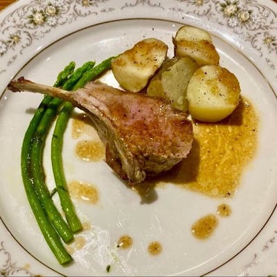 お客様の声を考えて生まれた、ジャンルにとらわれない炭火料理