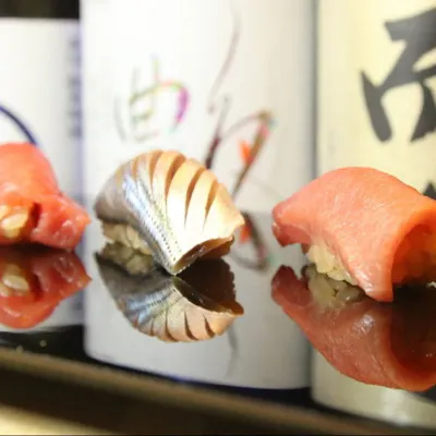 最高級のネタを塩で〆たり寝かせたり… ひと手間かけて素材のよさを引き出します