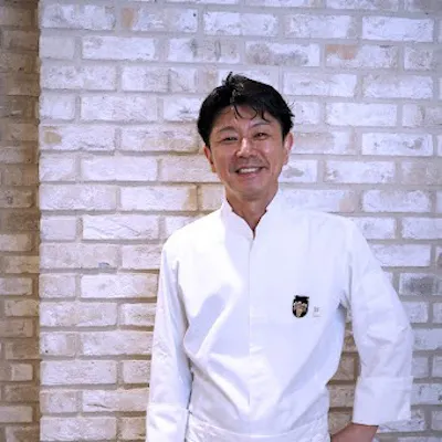 星付きレストランで腕を磨いた経験と豊富な知識を持つ料理人