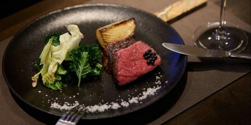 【特別な日に】メインをA5ランクの山形牛にアップグレード　乾杯スパークリング付きおまかせコース