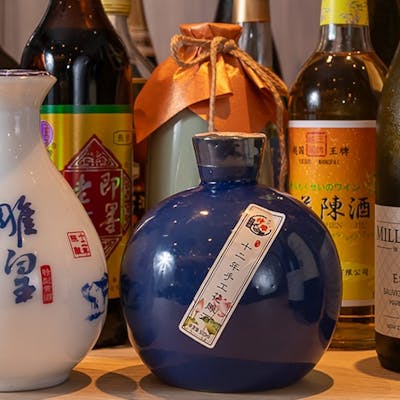 希少なワインや紹興酒など、料理に合うドリンクを厳選