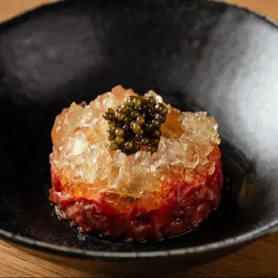 希少な和牛雌牛を使用。和牛ユッケや生肉の創作料理もおすすめ