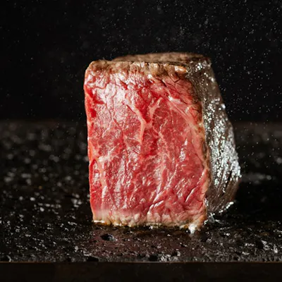 和牛雌牛の焼肉と食材にこだわる創作料理をコースで堪能