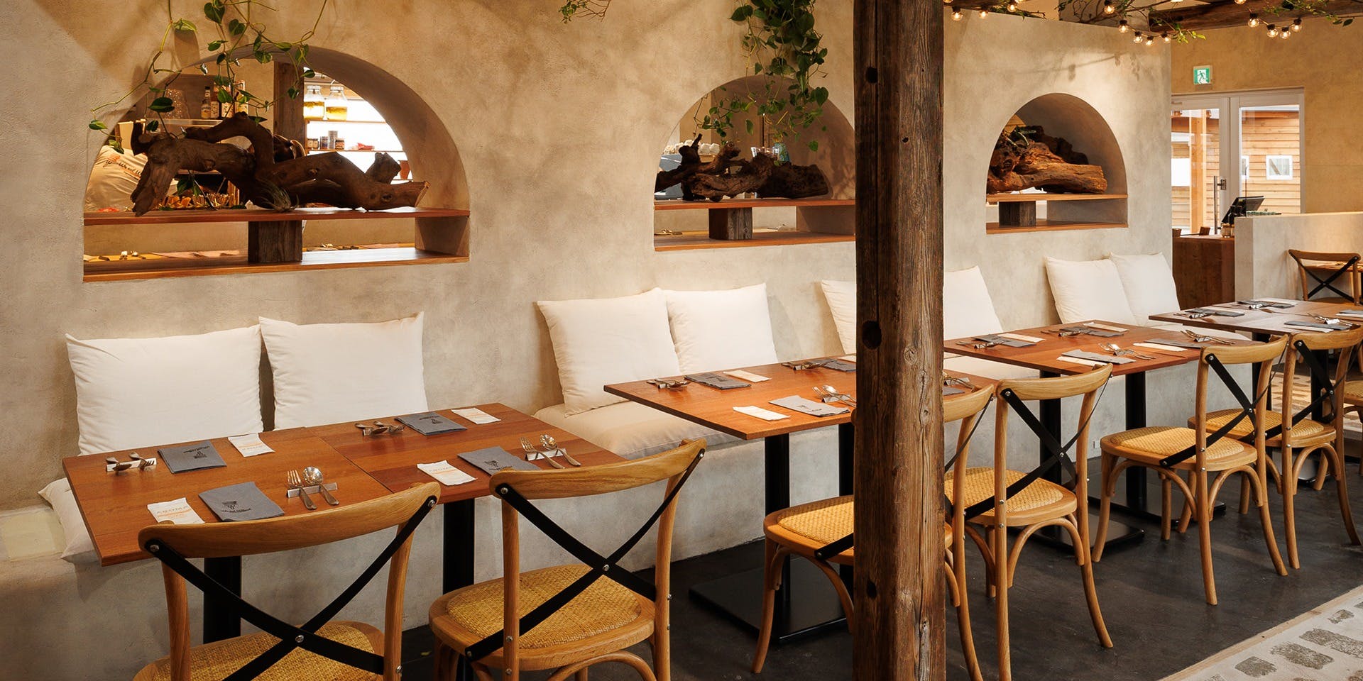 We eat Wheat 鵠沼海岸