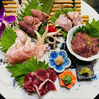 【大人気】鶏刺し盛り合わせ