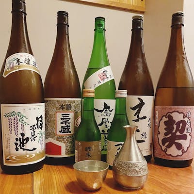 鶏料理との相性抜群・豊富な種類の日本酒をご用意!