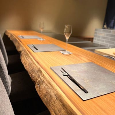 職人技を間近で楽しむカウンター席