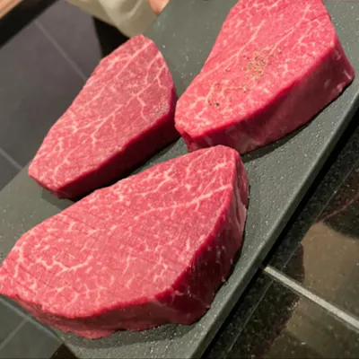一枚ずつ、網焼きの極みを。
