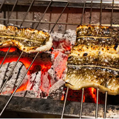 本物の炭で焼き上げる、この夏からの炭火料理
