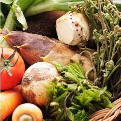 契約農園の無農薬野菜を使用