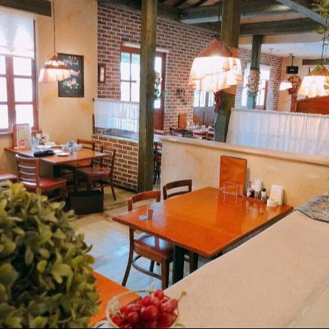 落ち着いた雰囲気の店内