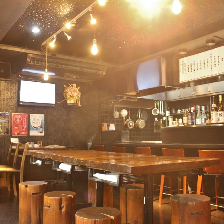 木の温もり溢れる寛ぎの空間