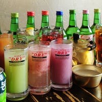 2時間飲み放題で多彩なドリンクを満喫