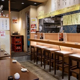 落ち着いた和モダンな店内でくつろぎの時間