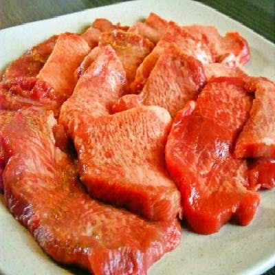 肉厚ジューシー「牛タン塩上」。とろける「和牛トロカルビ」や希少部位「特上カルビ」