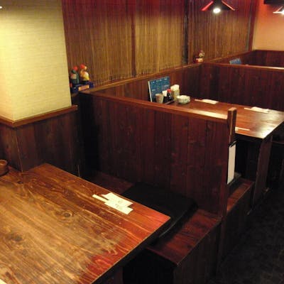 落ち着いた和風の店内