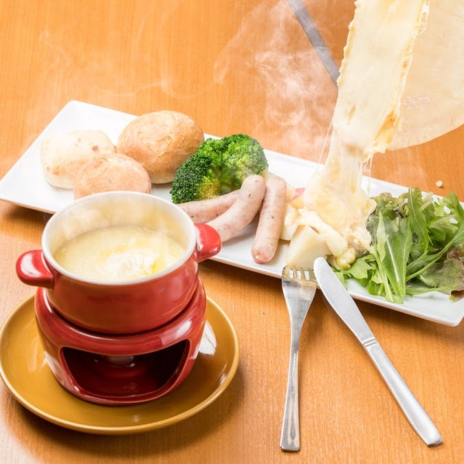 とろけるチーズフォンデュで心も温まる