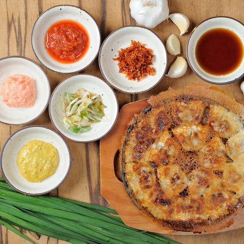 名物！パリパリの羽根付き餃子