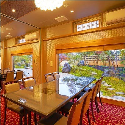 全席個室・最大100名収容で家族や慶事、接待にも安心の和の宿場