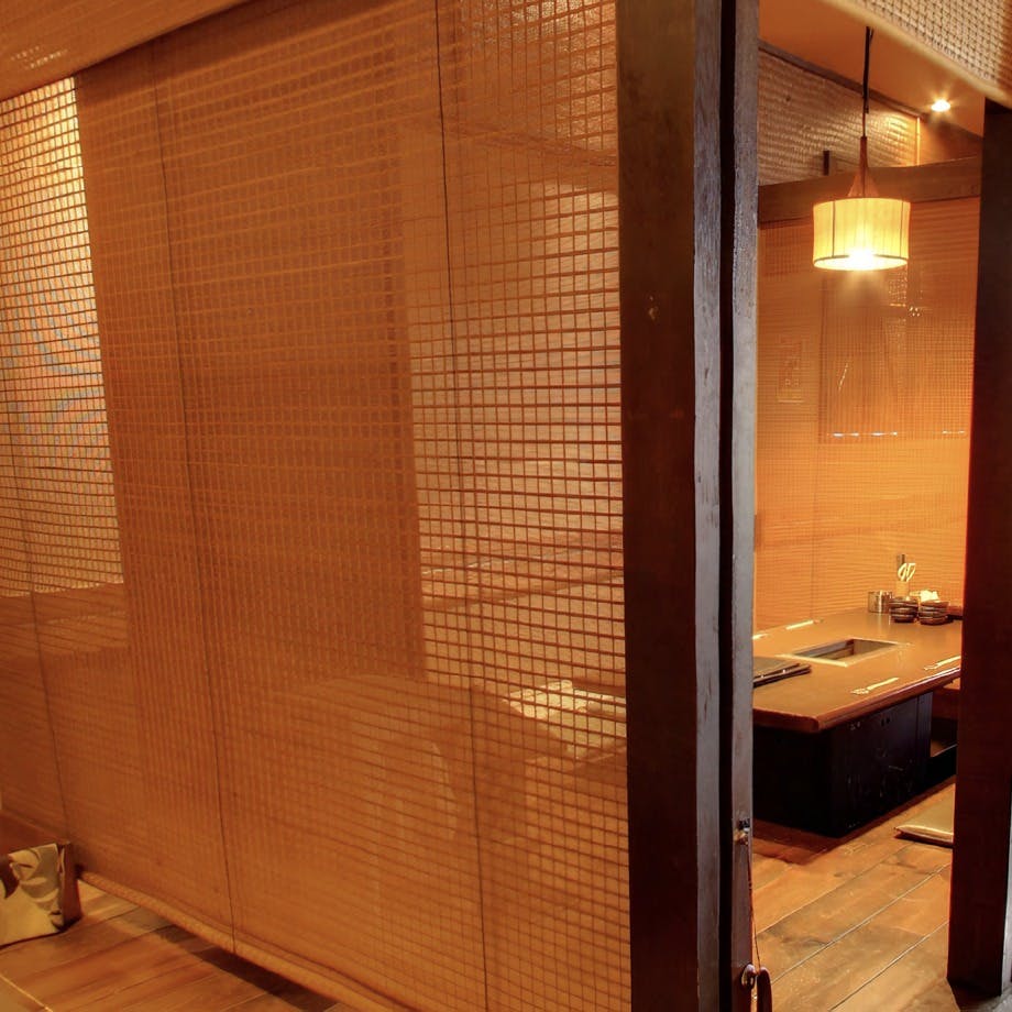 落ち着いた雰囲気の店内