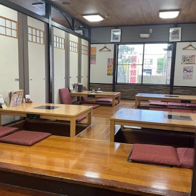 大人数の宴会・会合に。選べる席タイプと活き造りや会席コース