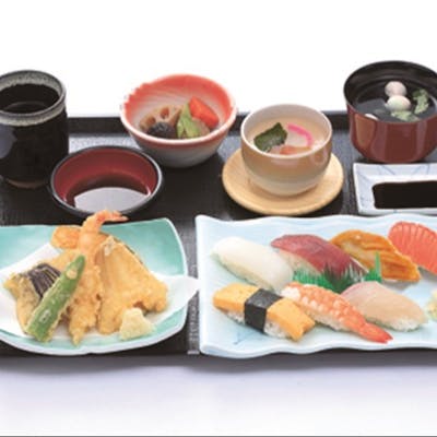 ゆったりランチ。種類豊富な定食が好評