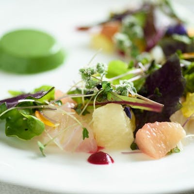 非日常の空間で楽しむフランス料理