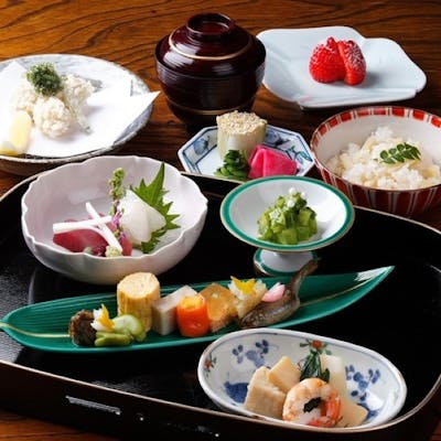 特別な日に、旬の味わいをお届けします