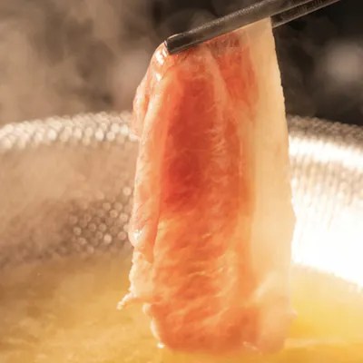 厳選牛タンをしゃぶしゃぶで贅沢に