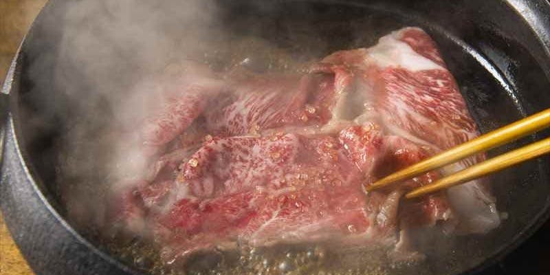 黒毛和牛すきやき＜赤身＞（テーブル席）