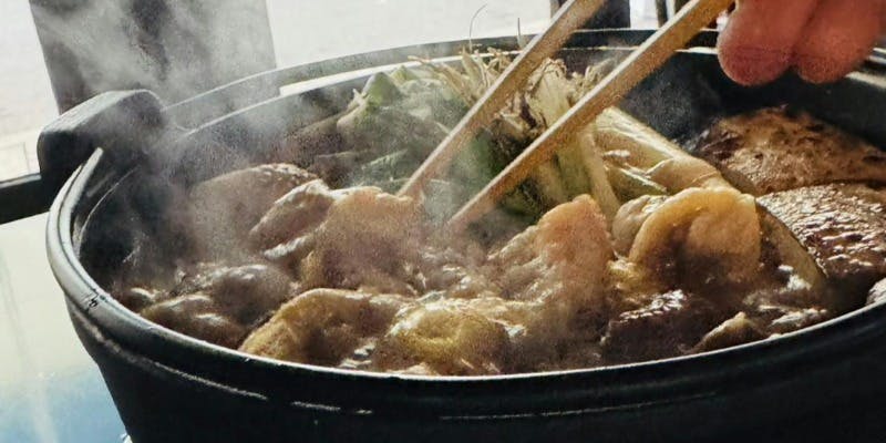 【丸壱の＜鍋＞】鶏すき鍋と季節のお料理（テーブル席）