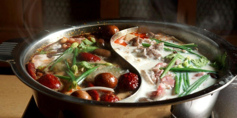 【12月より】弐色囲鍋コース～ 仙台牛と二種の特製スープ～ 料理四品 ＋飲み放題付き（2h） 