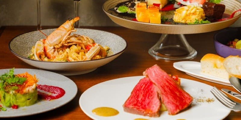 【プレミアムディナーコース】前菜5種、本日のパスタ2種＆黒牛ロースト＋自家製デザート 全6品＋1ドリンク