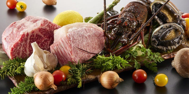 【羊蹄】活蝦夷鮑と伊勢海老・知床牛コース