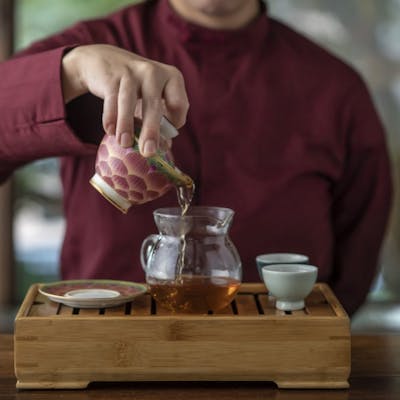 ソムリエ厳選ワインや、認定茶藝師による本格中国茶を気軽に堪能