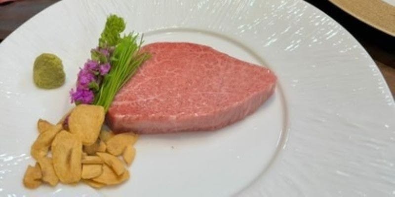 【カウンター席専用コース】旬の素材と最高の熟成肉や近江牛、さらに松坂特産品牛を使ったおまかせコース